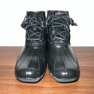 Sperry | Saltwater Nylon Quilted Duck Boot Women's
Size 8